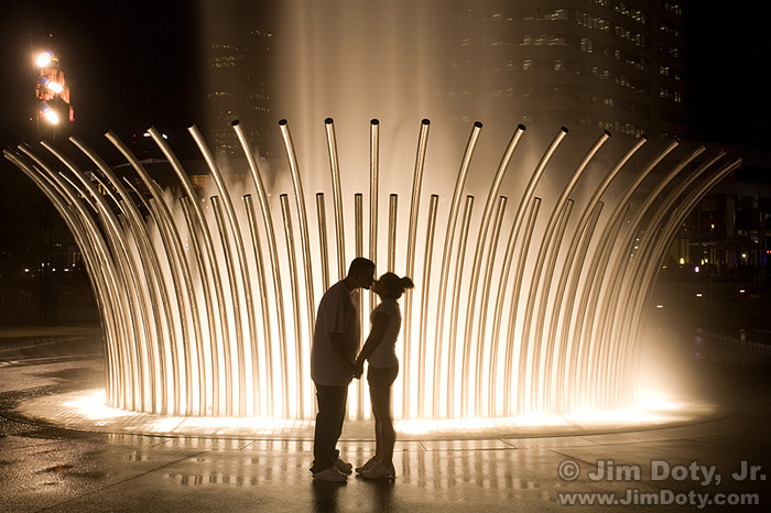 Fountain Kiss, Bicentennial Park